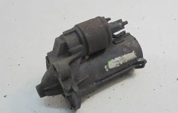 Renault Clio III Starter motor 