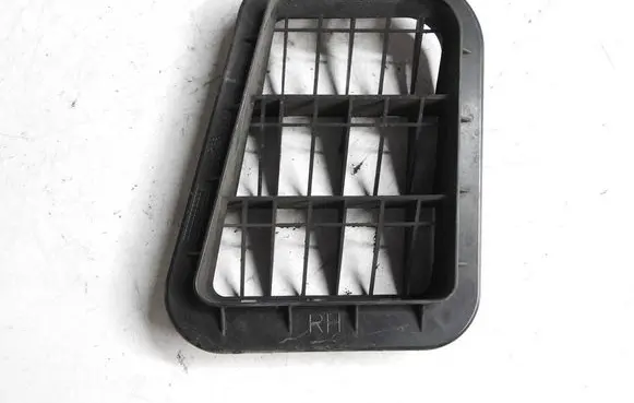 KIA Ceed Quarter panel pressure vent 975102F200