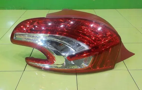 Peugeot 208 I Rear/tail lights 9672628280
