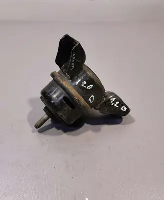 Hyundai i20 (PB PBT) Engine mount bracket