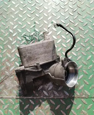 BMW 5 E39 Engine oil radiator 2247204 144054127 8792145