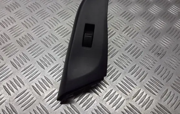 Nissan Almera N16 Quarter vent window switch 80960-BM520