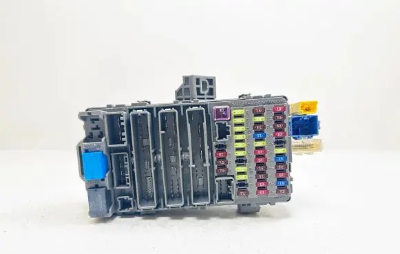 Honda CR-V Fuse box set SWAE242 110606 F2GLYYMQ