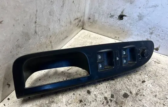 Volkswagen PASSAT B6 Electric window control switch 3C1867171B