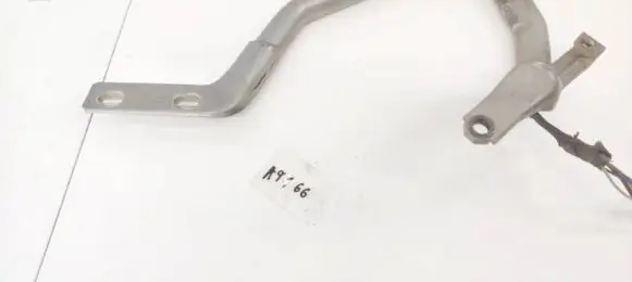 Tailgate/trunk/boot hinge