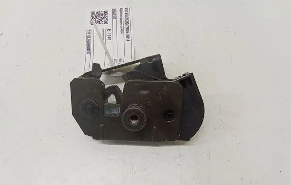 Volvo XC90 Loading door lock 30649107