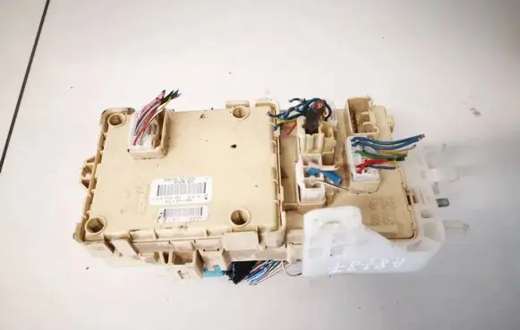 Toyota Corolla Verso AR10 Fuse box set 892210f010 89221-0f010