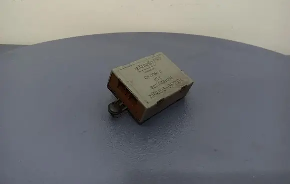 Citroen Berlingo Central locking relay 9627031180