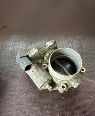 BMW 6 F12 F13 Throttle valve 7555944