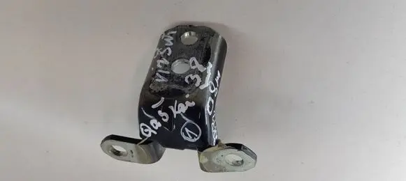 Nissan Qashqai Front door upper hinge ES03