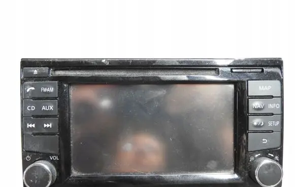 Nissan Note (E12) Radio/CD/DVD/GPS head unit 8200973738