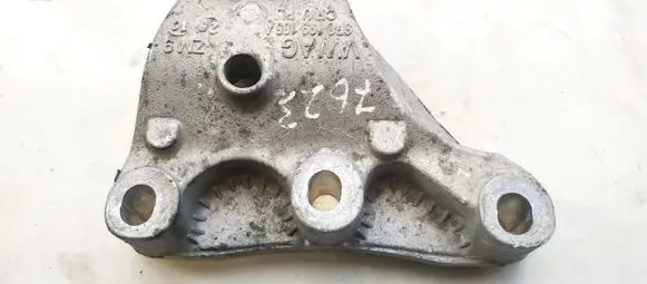 Audi A1 Engine mounting bracket 6R0199185A