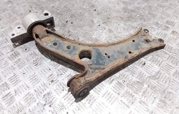 Volkswagen Golf V Front lower control arm/wishbone