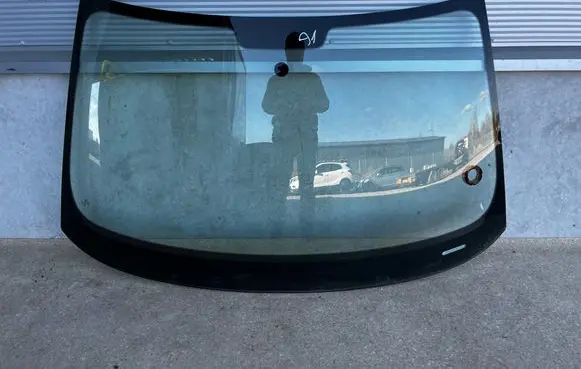Audi A1 Front windscreen/windshield window 