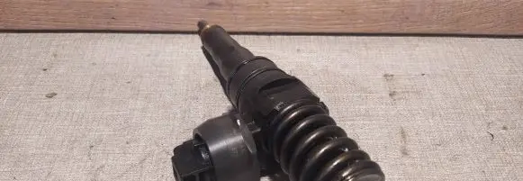 Skoda Octavia Mk2 (1Z) Fuel injector 038130073AG 0414720215
