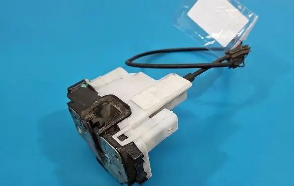 Fiat 500 Front door lock 51785918 IMPRK1574553