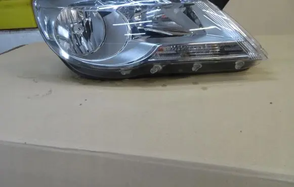 Volkswagen Tiguan Headlight/headlamp N1941032AB