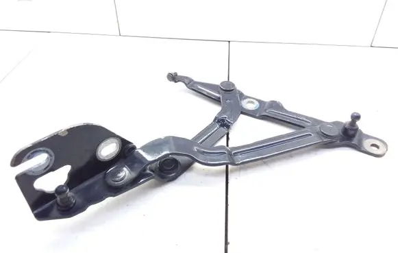 Audi A4 S4 B5 8D Tailgate/trunk/boot hinge 8D5827301C