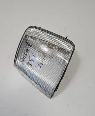 Volkswagen PASSAT B4 Front indicator light 357953049A