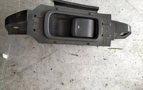 Subaru Legacy Quarter vent window switch R200