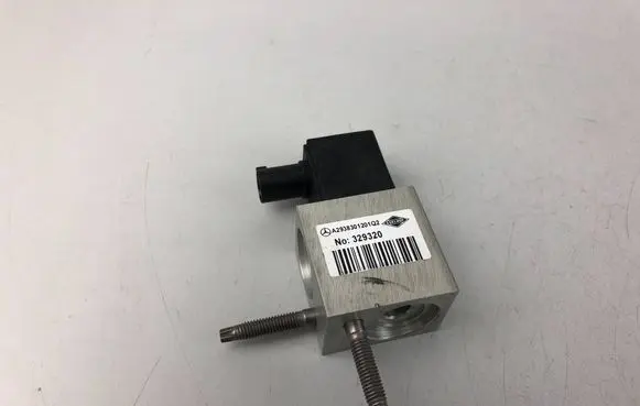 Mercedes-Benz EQA Air conditioning (A/C) expansion valve A2938301201