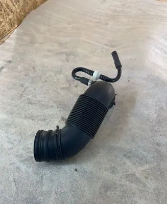 Volkswagen Fox Air intake hose/pipe 6Y0129684B