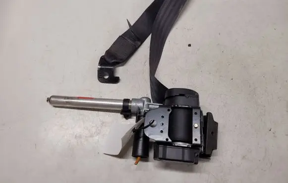 Volvo V70 Middle seatbelt (rear) 600377200C
