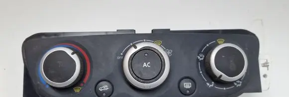 Renault Megane III Climate control unit T1001786G