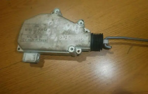 Ford Mondeo MK I Central locking motor 93bg220a20ea