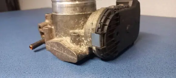 Audi A4 S4 B6 8E 8H Throttle valve 06D133062