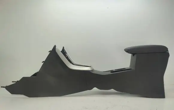 Suzuki SX4 S-Cross Center console 