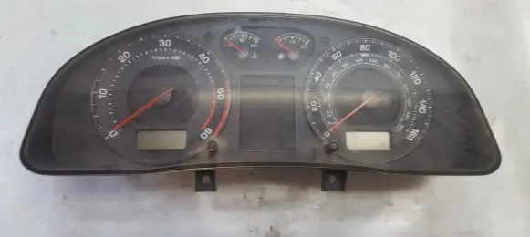 Skoda Superb B5 (3U) Speedometer (instrument cluster) 88423119 88423120