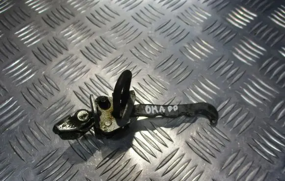 Opel Meriva A Front door check strap stopper