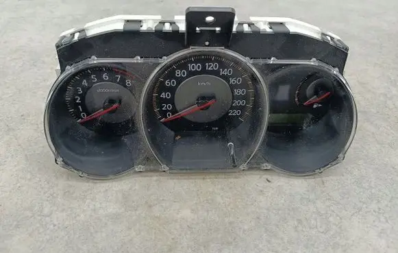 Nissan Tiida C11 Speedometer (instrument cluster) 24810EM00A
