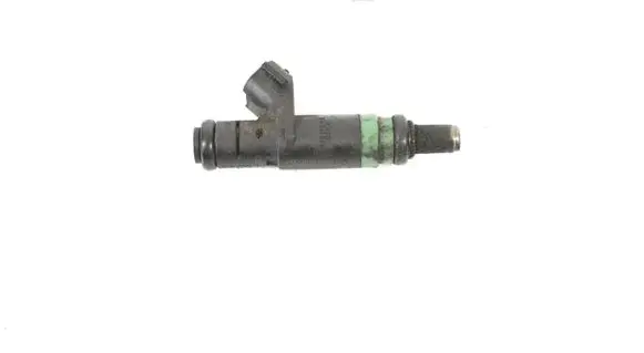 Audi A6 S6 C5 4B Fuel injector 06C133551