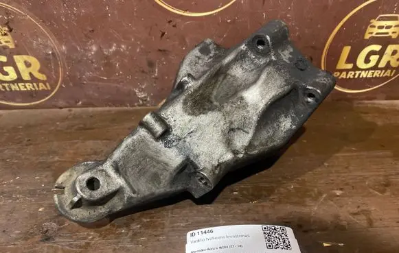 Mercedes-Benz C W204 Engine mounting bracket A6512233404