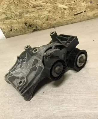 Opel Insignia A A/C compressor mount bracket 55582510