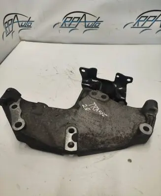 Opel Vivaro Engine mounting bracket 8200399938