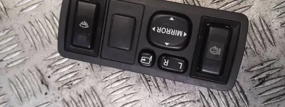 Toyota Avensis T250 Wing mirror switch 183575