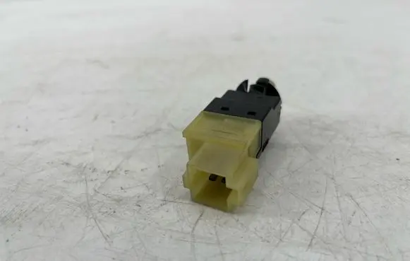 Mercedes-Benz E W211 Brake pedal sensor switch A0015456709