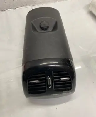 Hyundai i40 Rear air vent grill 