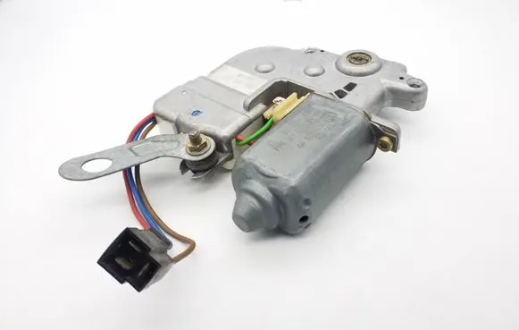 Volkswagen PASSAT B3 Sunroof motor/actuator 357877795 0130821812