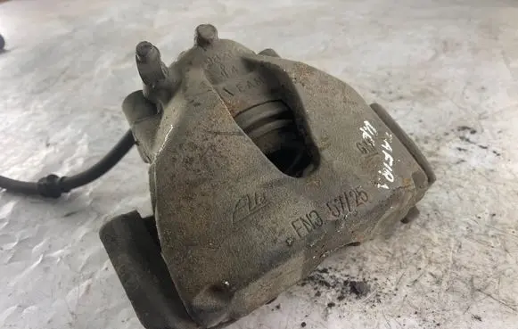 Opel Zafira A Front brake caliper