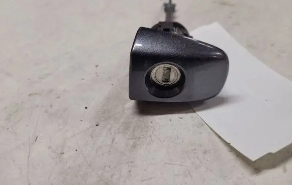 Toyota Avensis T270 Front door lock (next to the handle) J99AB
