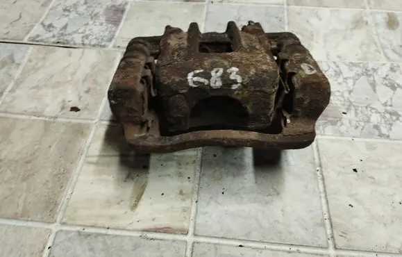 Hyundai Trajet Front brake caliper