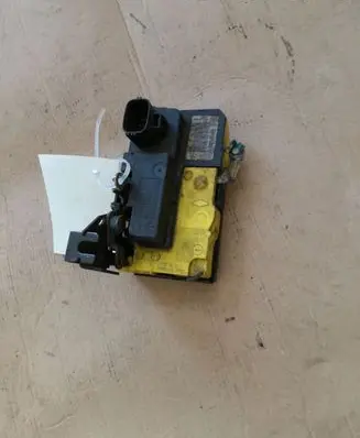 Volvo S60 Front door lock 8650545
