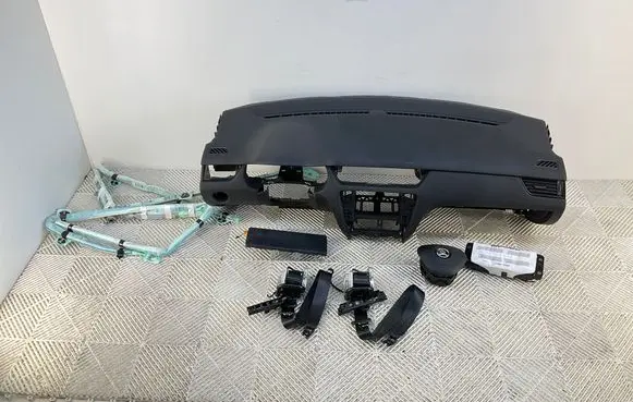 Skoda Octavia Mk3 (5E) Dashboard 5E1857091 5E0857701 5E0857702