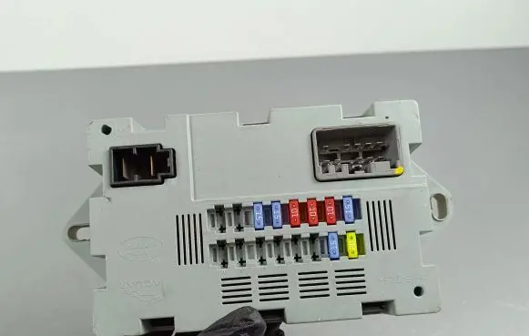 Jaguar F-Pace Fuse module CPLA14Q073AA
