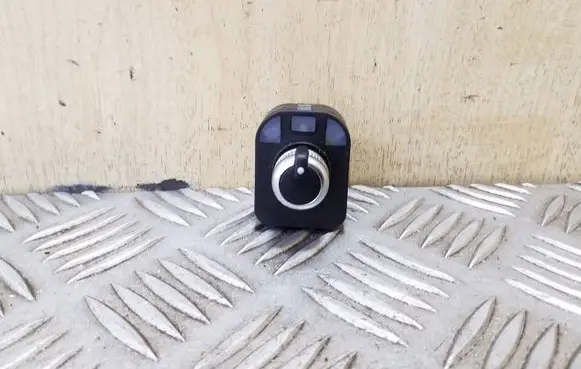 Audi A6 S6 C6 4F Wing mirror switch 4F0959565