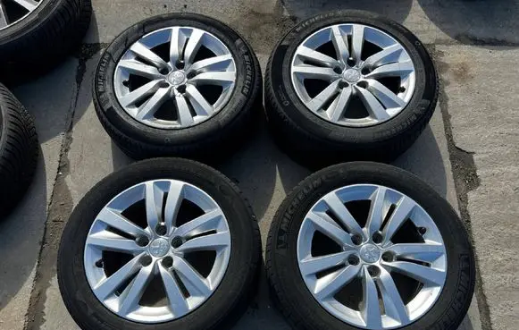 Peugeot 308 R16 alloy rim 